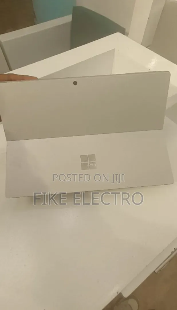 New Laptop Microsoft Surface Pro 8 8GB Intel Core i5 SSD 256GB