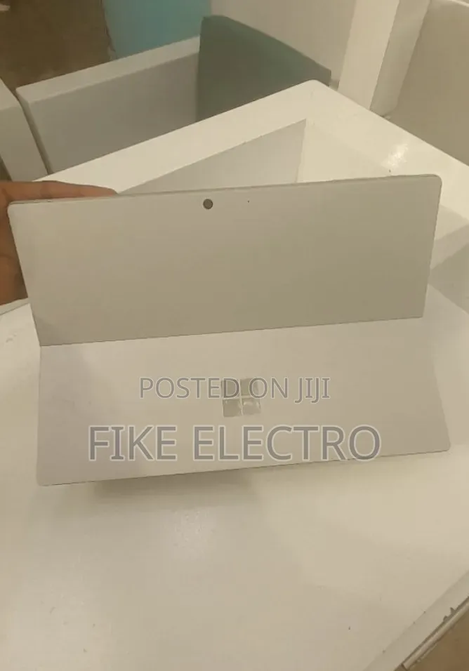 New Laptop Microsoft Surface Pro 8 8GB Intel Core i5 SSD 256GB