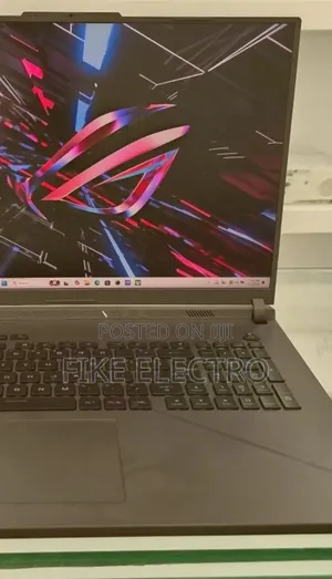 New Laptop Asus ROG Strix G18 16GB Intel Core i9 SSD 1T