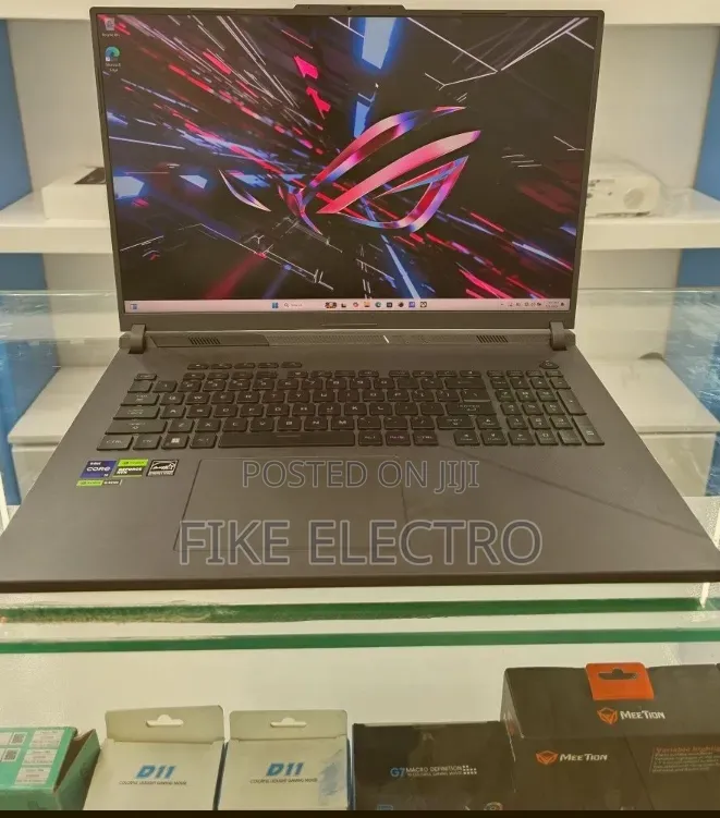 New Laptop Asus ROG Strix G18 16GB Intel Core i9 SSD 1T