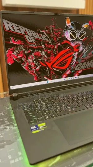 New Laptop Asus ROG Strix G18 32GB Intel Core Ultra 9 SSD 2T