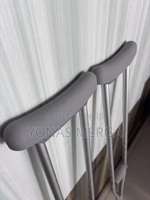 Maximum Durability Crutches蛤旨view and Facilitating Easy Adjustment.