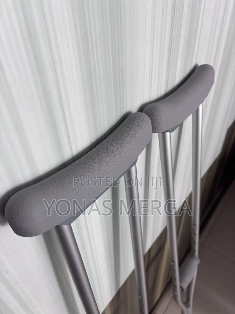 Maximum Durability Crutches蛤旨view and Facilitating Easy Adjustment.