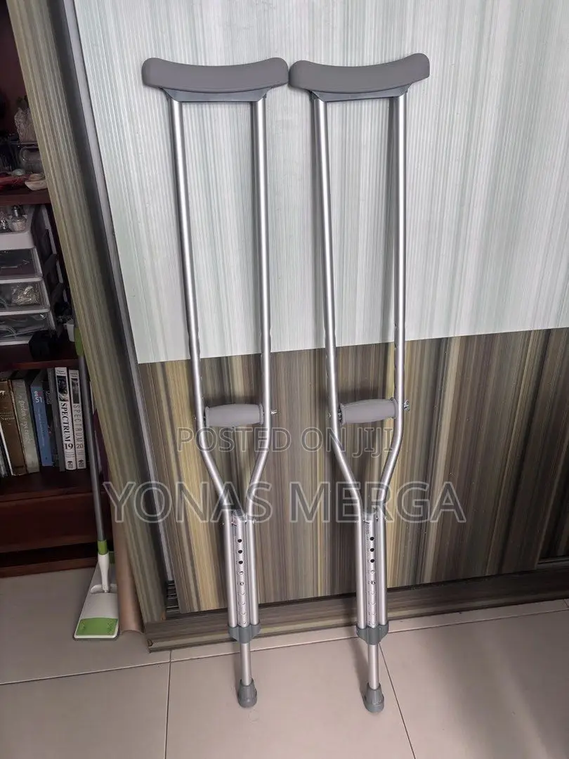 Maximum Durability Crutches蛤旨view and Facilitating Easy Adjustment.