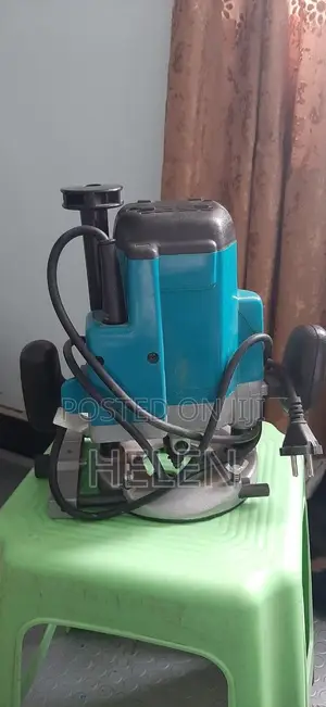 Makita 3612c Plunge Router – Heavy Duty Woodworking Router