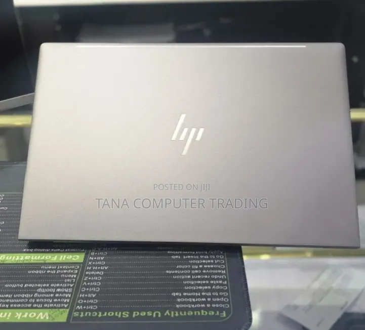 New Laptop HP ZBook Firefly 16 G10 32GB Intel Core i9 SSD 512GB