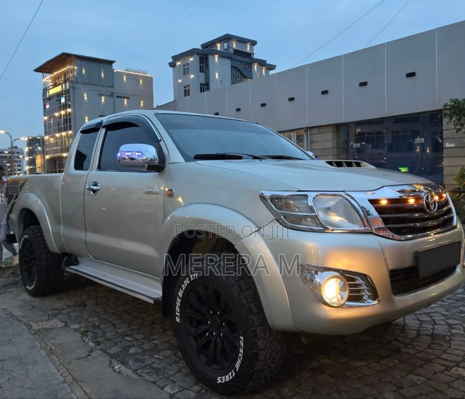 Toyota Hilux 2012 Silver