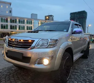Toyota Hilux 2012 Silver