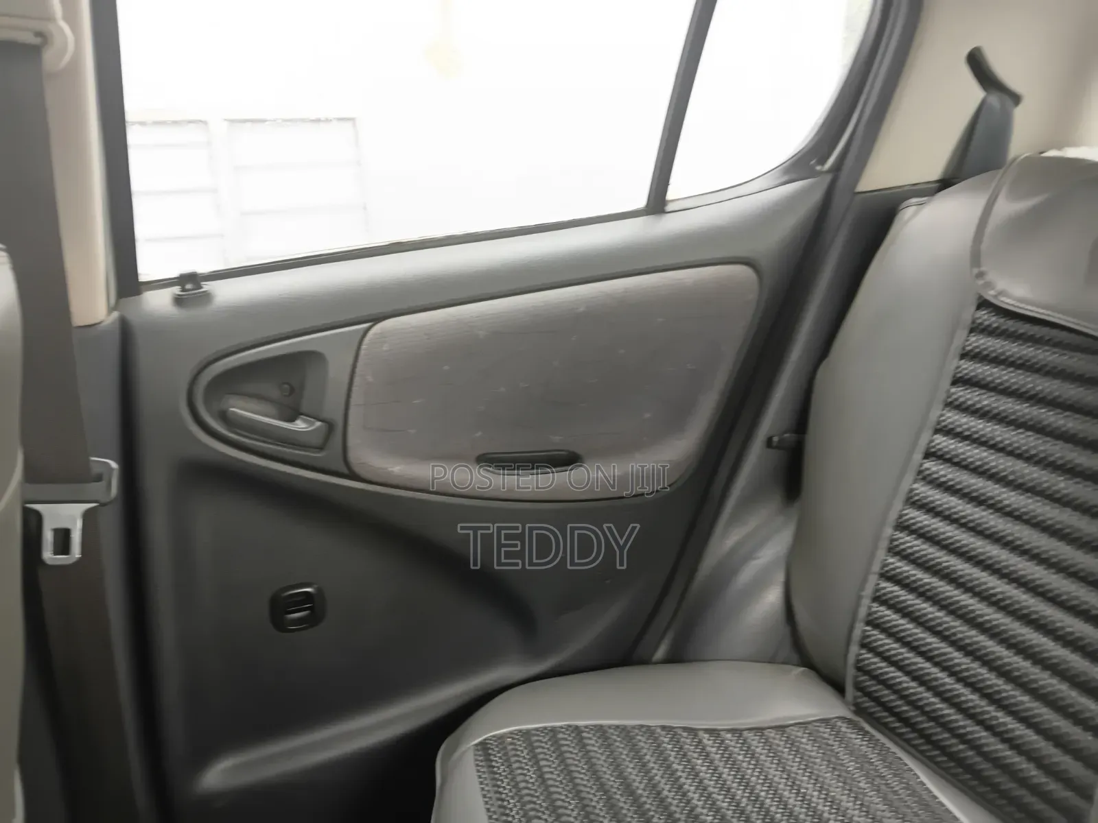 Toyota Vitz 2001 Silver