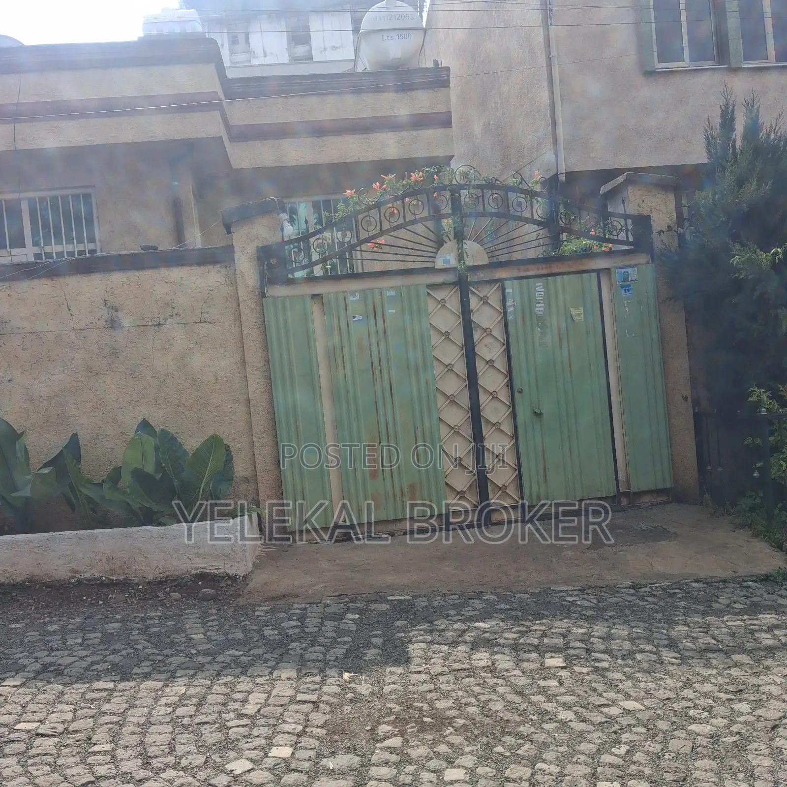 12bdrm Apartment in ኤል ለይ G+4+Trace, Kolfe Keranio for sale