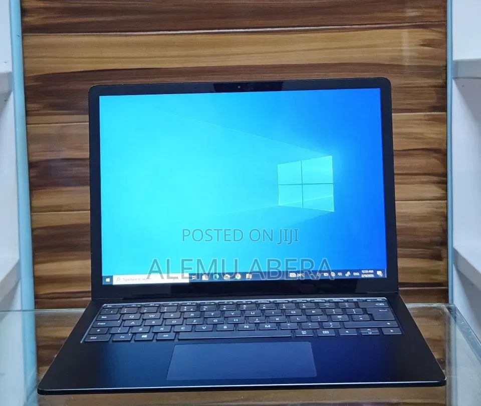 New Laptop Microsoft Surface 16GB Intel Core i7 SSD 256GB