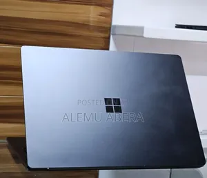 New Laptop Microsoft Surface 16GB Intel Core i7 SSD 256GB