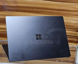 New Laptop Microsoft Surface 16GB Intel Core i7 SSD 256GB