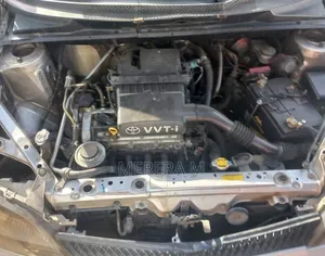 Toyota Platz 2001 Silver