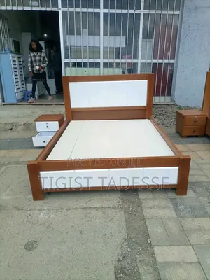 Modern 150cm Oak Bed With Bedside Tables
