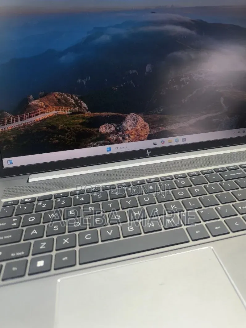 New Laptop HP ZBook Firefly 14 G10 32GB Intel Core i7 SSD 1T
