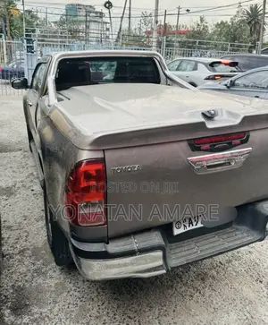 Toyota Hilux 2017 Gold