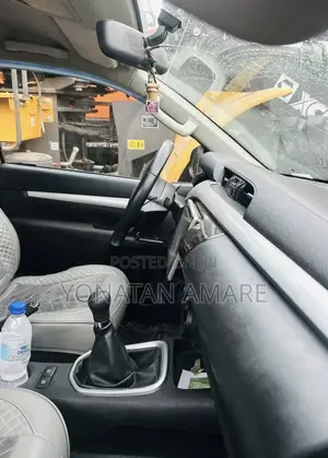 Toyota Hilux 2017 Gold