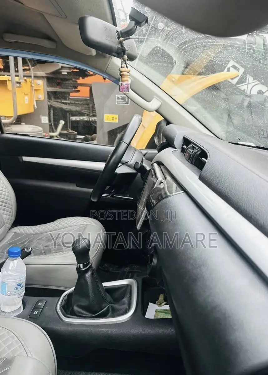 Toyota Hilux 2017 Gold