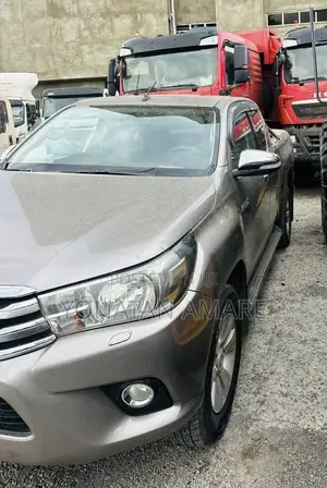Toyota Hilux 2017 Gold