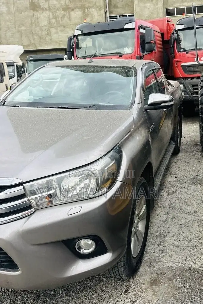 Toyota Hilux 2017 Gold