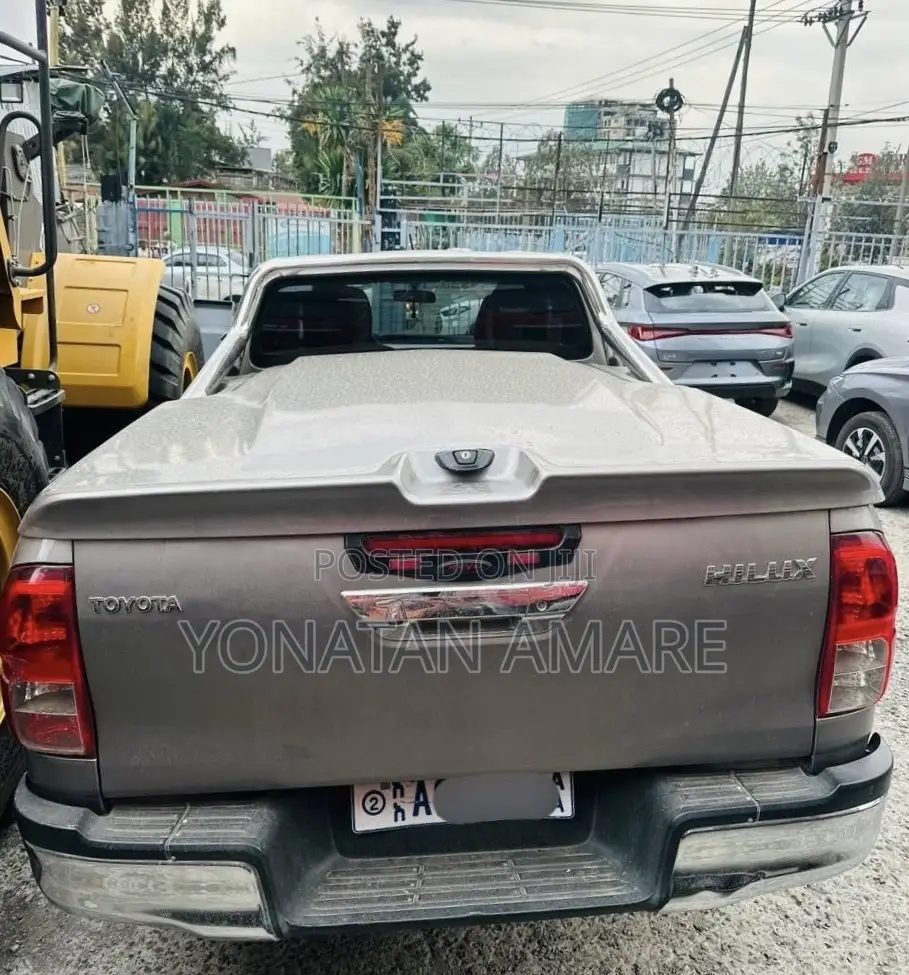 Toyota Hilux 2017 Gold