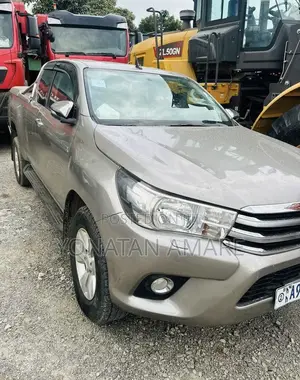 Toyota Hilux 2017 Gold