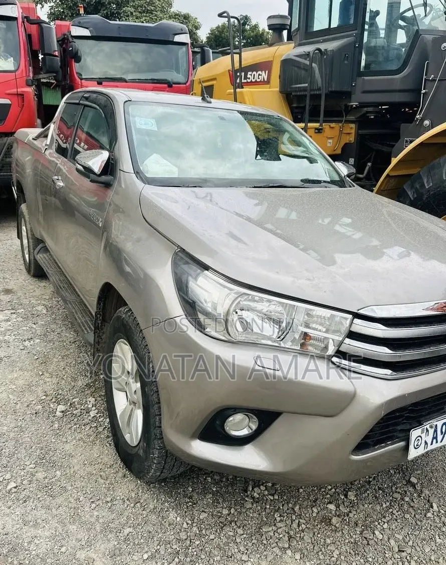 Toyota Hilux 2017 Gold