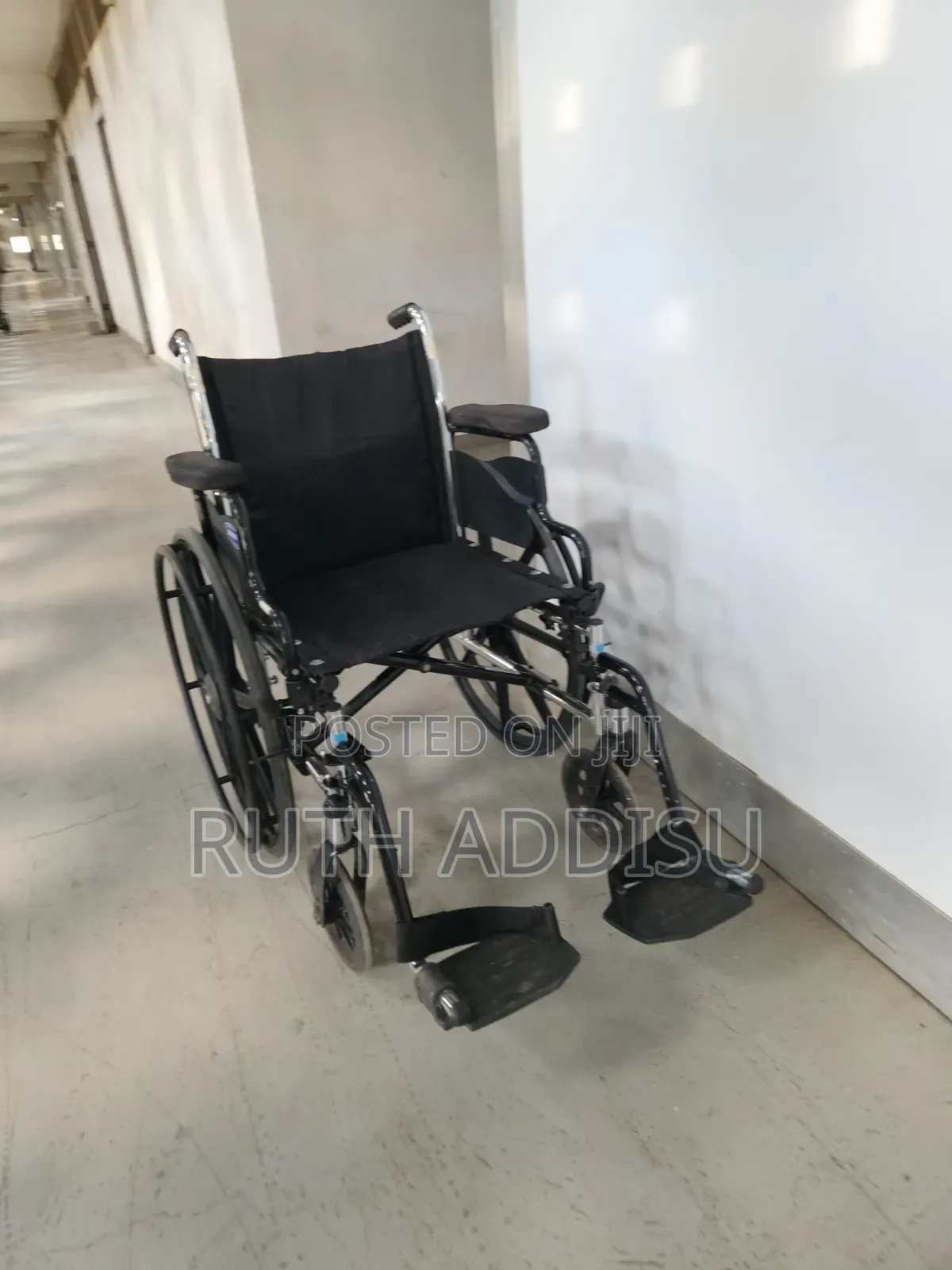 Invacare Tracer Sx5 Black Wheelchair 250 LBS Capacity Quality ዊልቸር