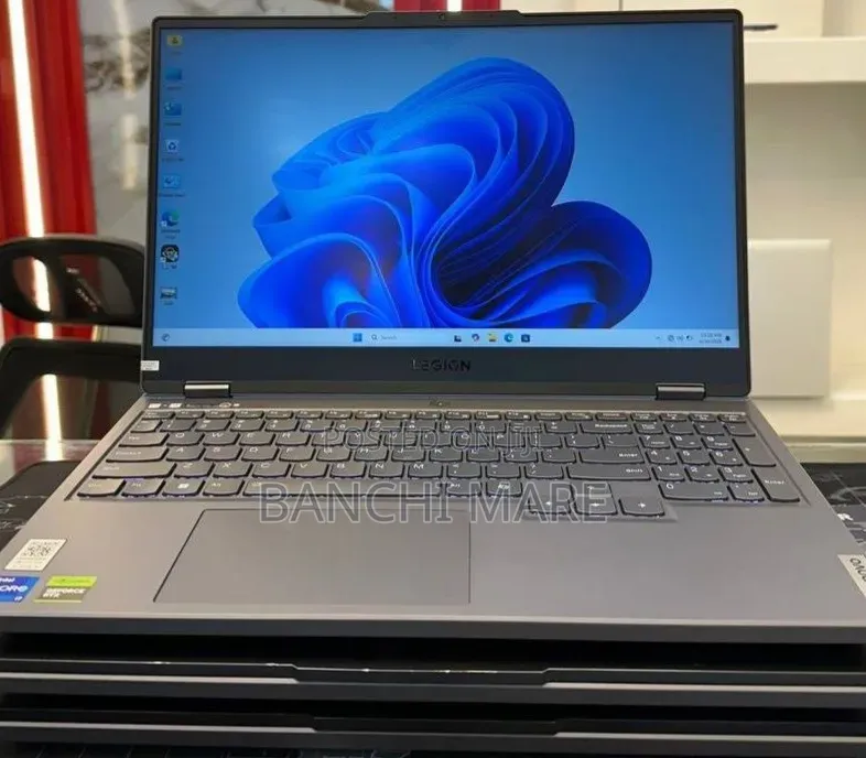 New Laptop Lenovo Legion 7 24GB Intel Core i7 SSD 1T