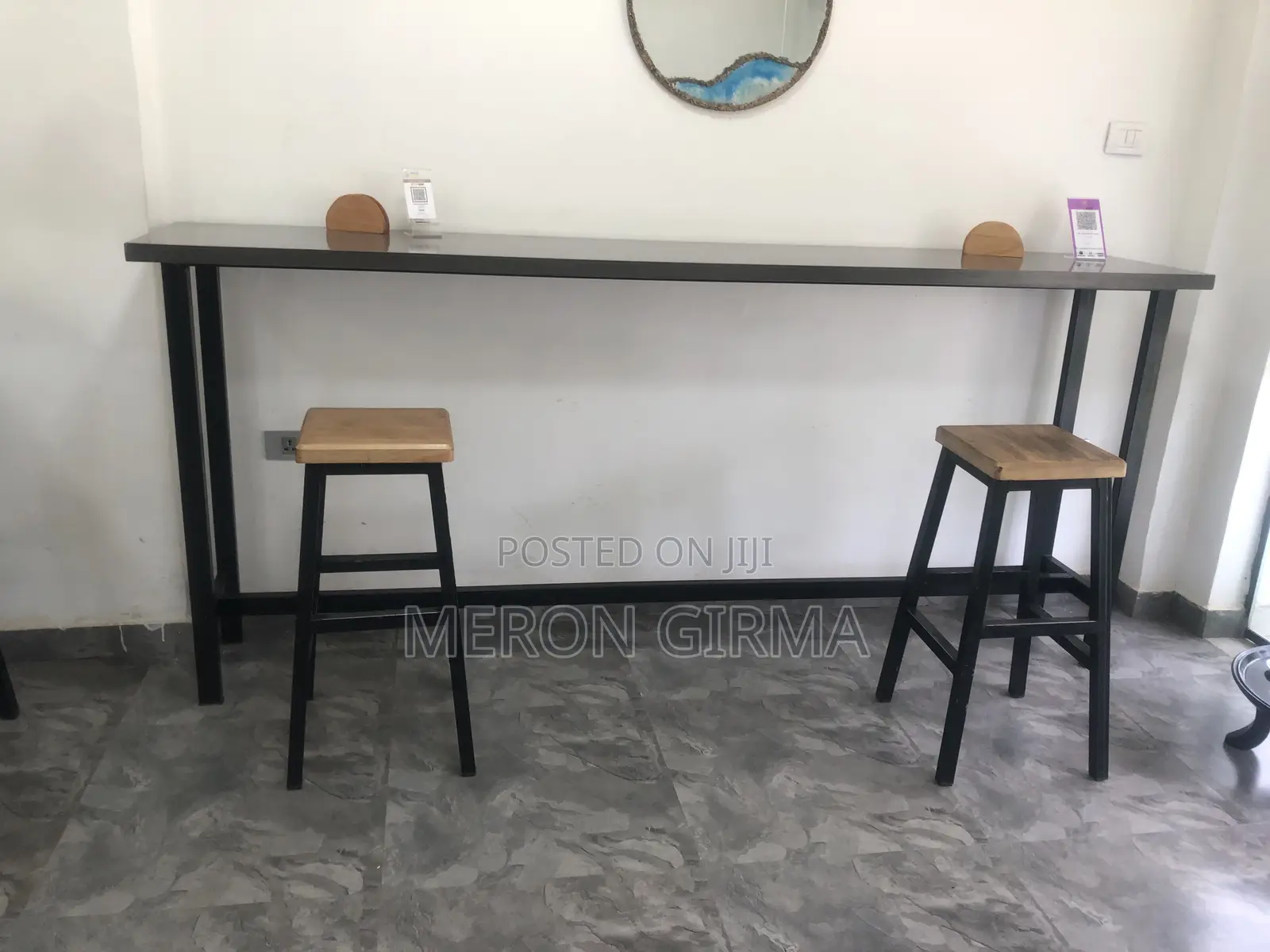 Counter For Coffeemaker With Cake Display And Tables