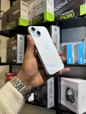 New Apple iPhone 15 128 GB White