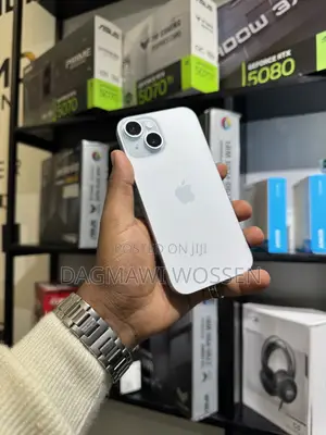 New Apple iPhone 15 128 GB White