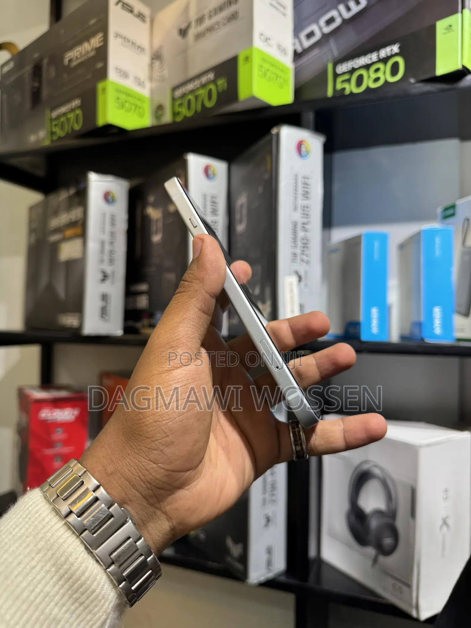 New Apple iPhone 15 128 GB White