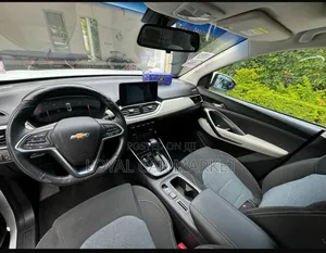 Chevrolet Captiva 2021 White