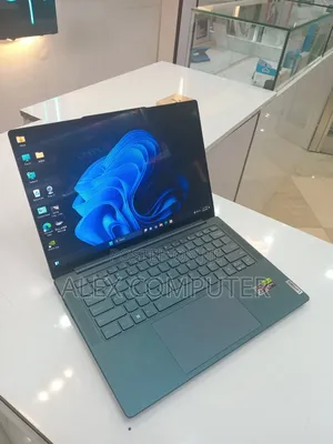 New Laptop Lenovo 16GB AMD Ryzen 7 SSD 512GB