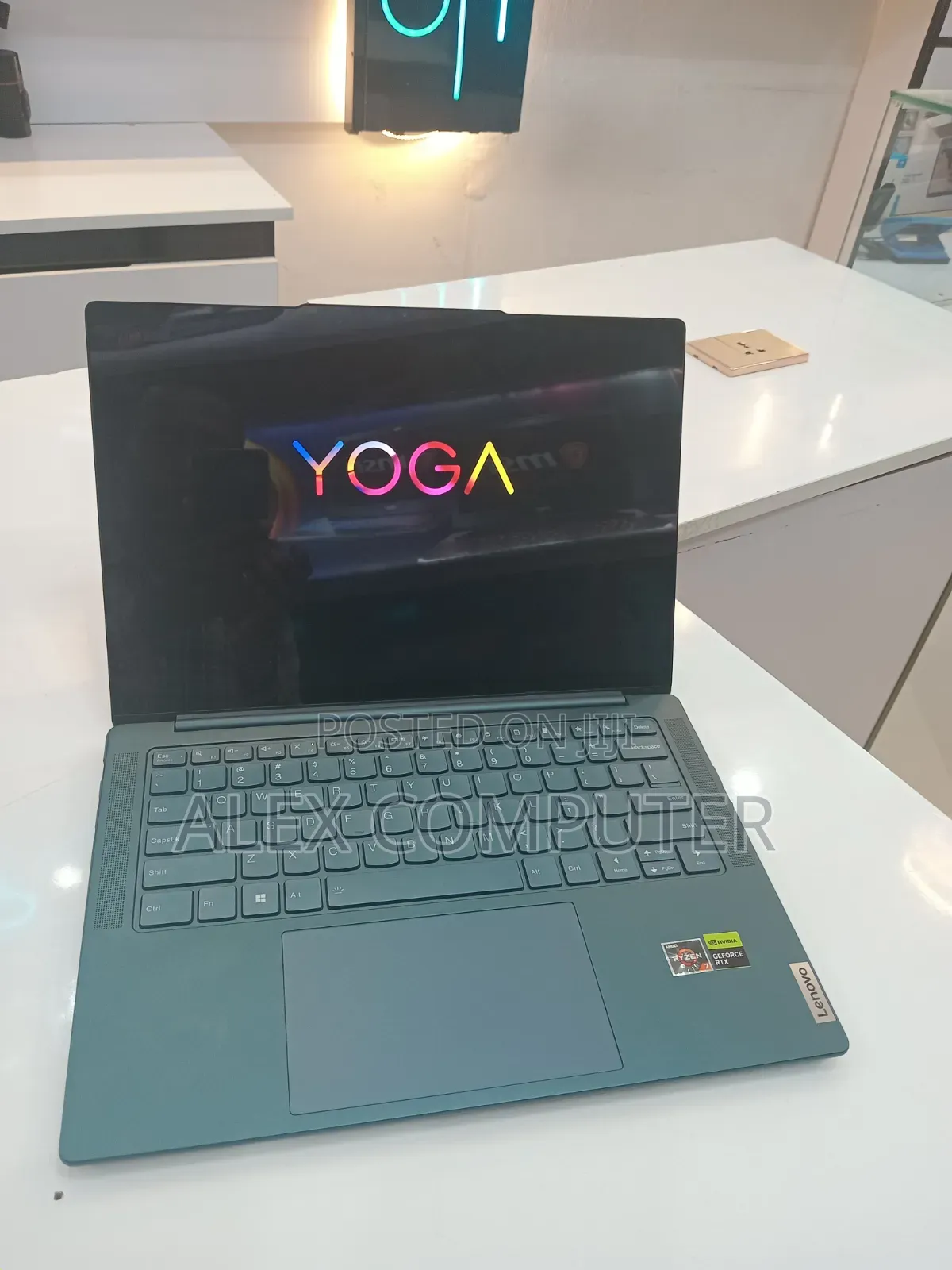 New Laptop Lenovo 16GB AMD Ryzen 7 SSD 512GB
