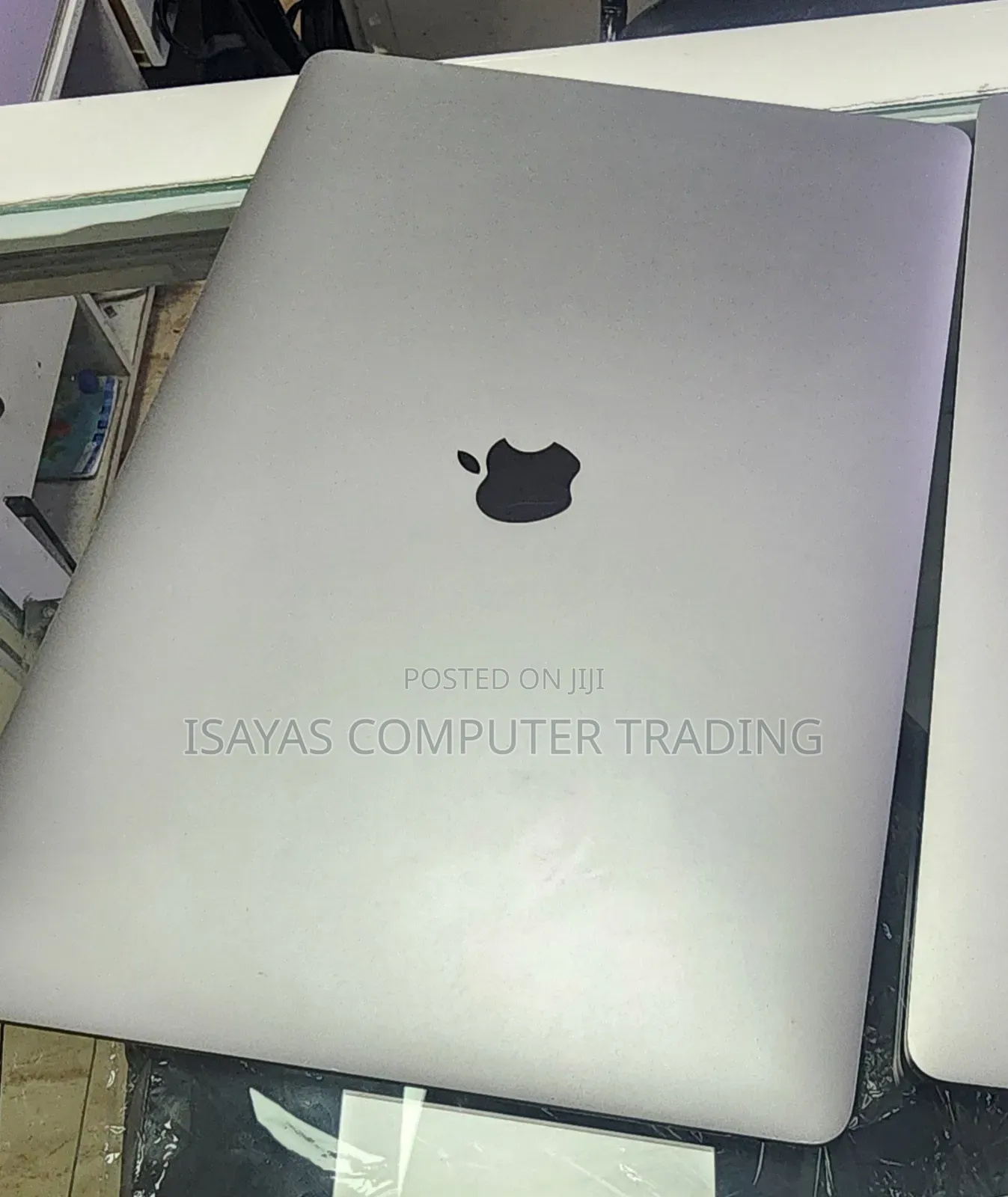 New Laptop Apple MacBook Pro 2019 16GB Intel Core i7 SSD 256GB