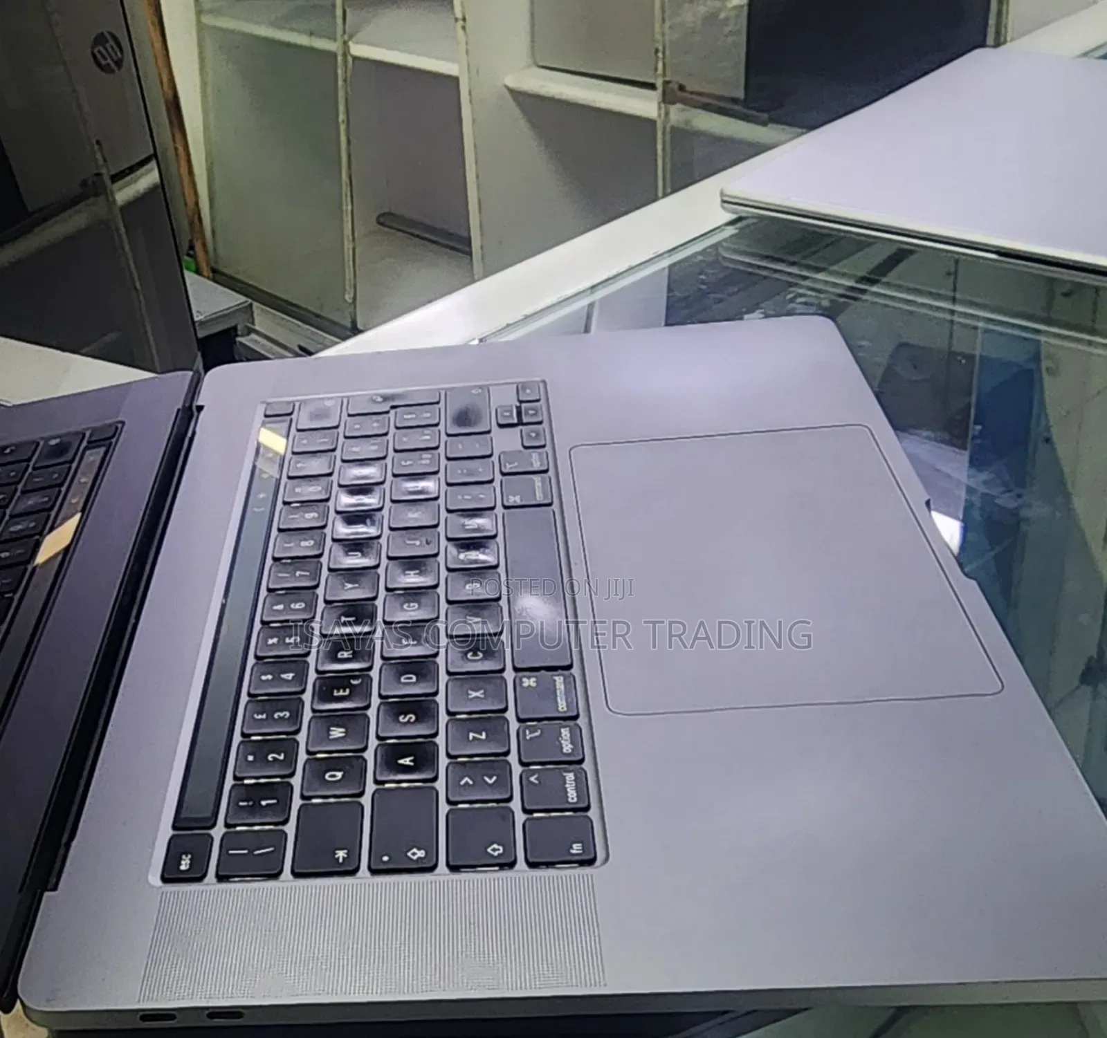 New Laptop Apple MacBook Pro 2019 16GB Intel Core i7 SSD 256GB