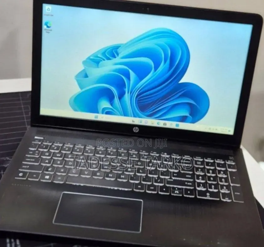 New Laptop HP Pavilion 15 8GB Intel Core i7 SSD 256GB