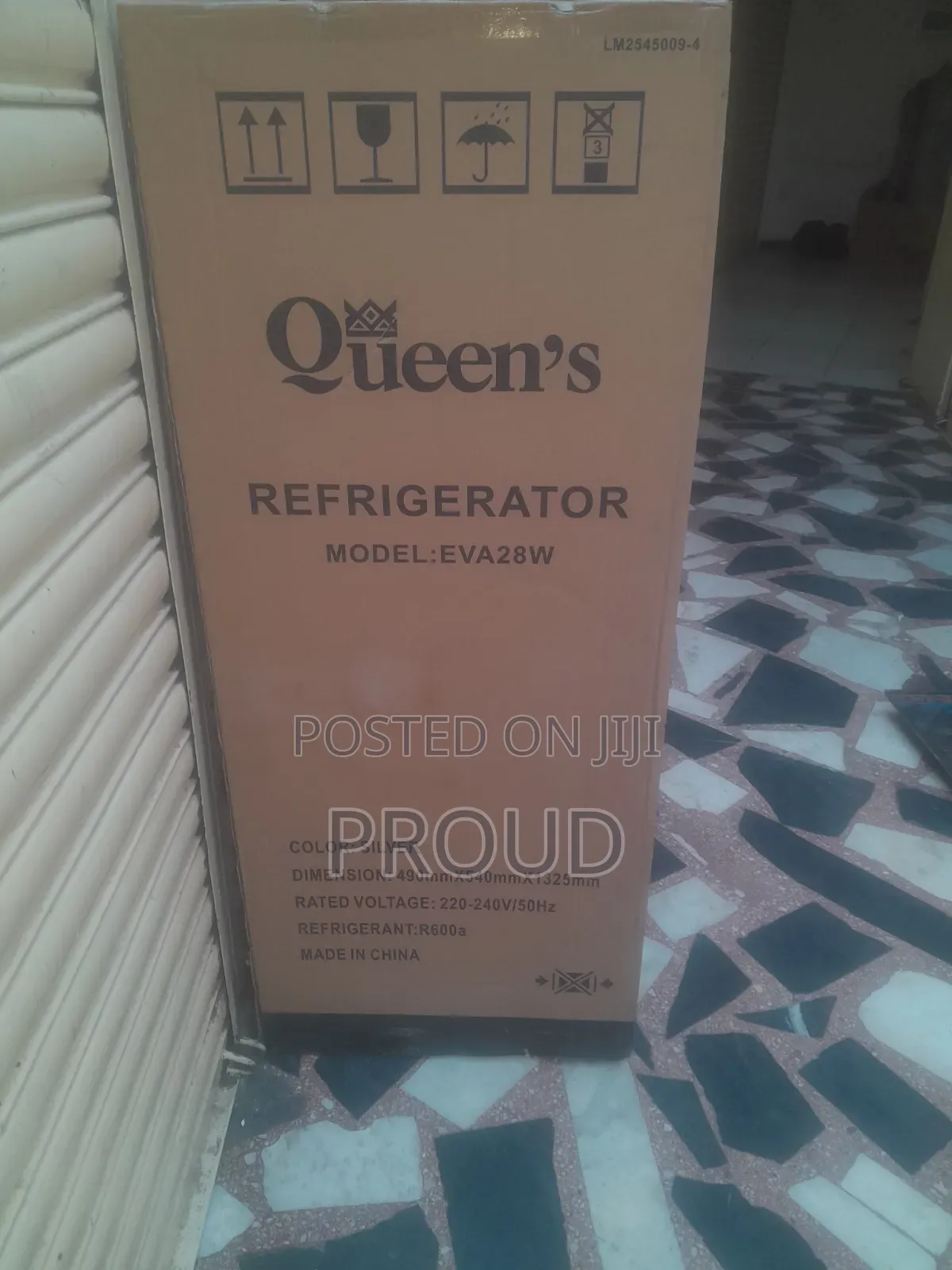 Queen's 280 Model Frige