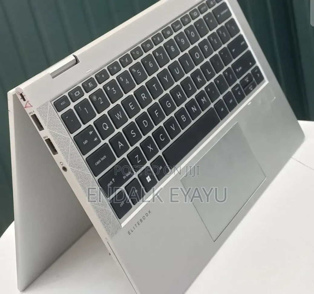 New Laptop HP EliteBook 830 G8 32GB Intel Core i7 SSD 512GB