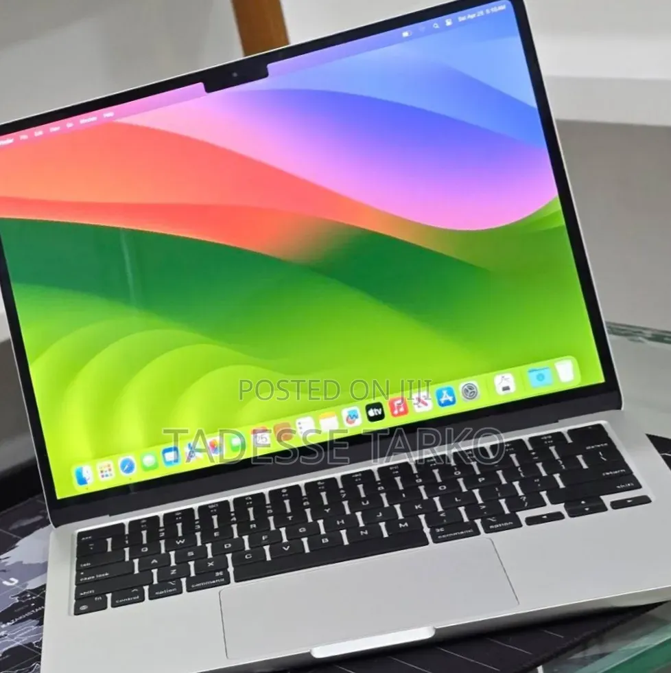 New Laptop Apple MacBook Air 2022 M2 16GB Apple M2 SSD 512GB