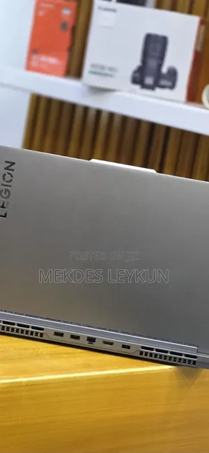 New Laptop Lenovo Legion 5 16GB AMD Ryzen 7 SSD 1T