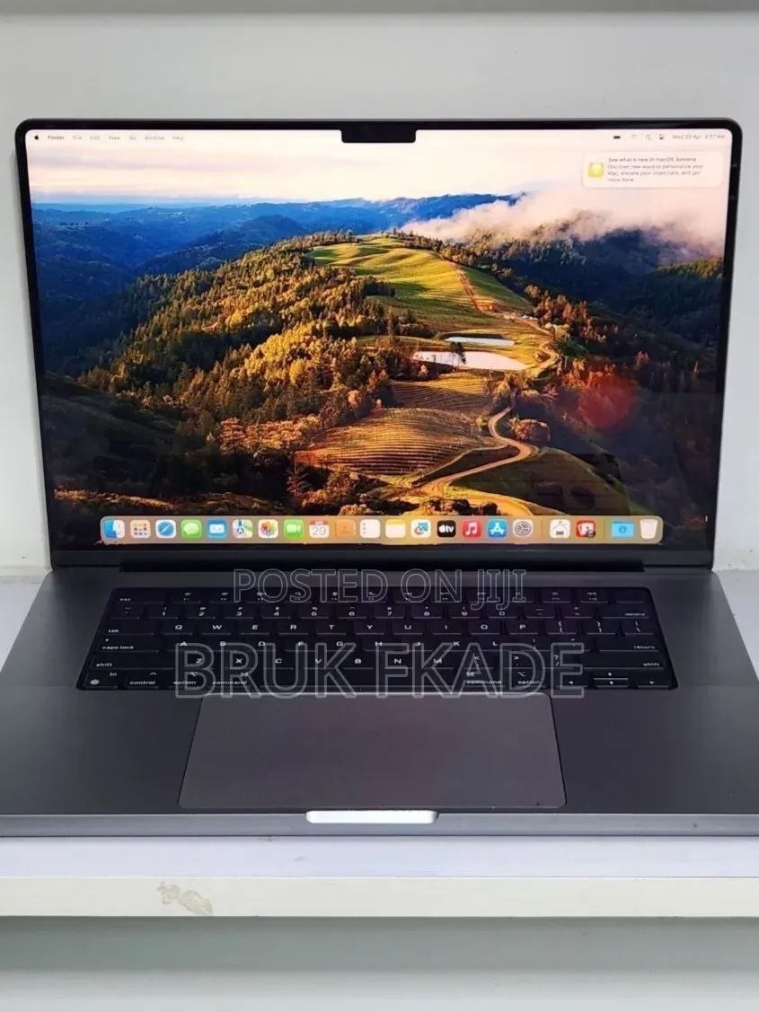 New Laptop Apple MacBook Pro 2021 M1 32GB Apple M1 Pro SSD 512GB