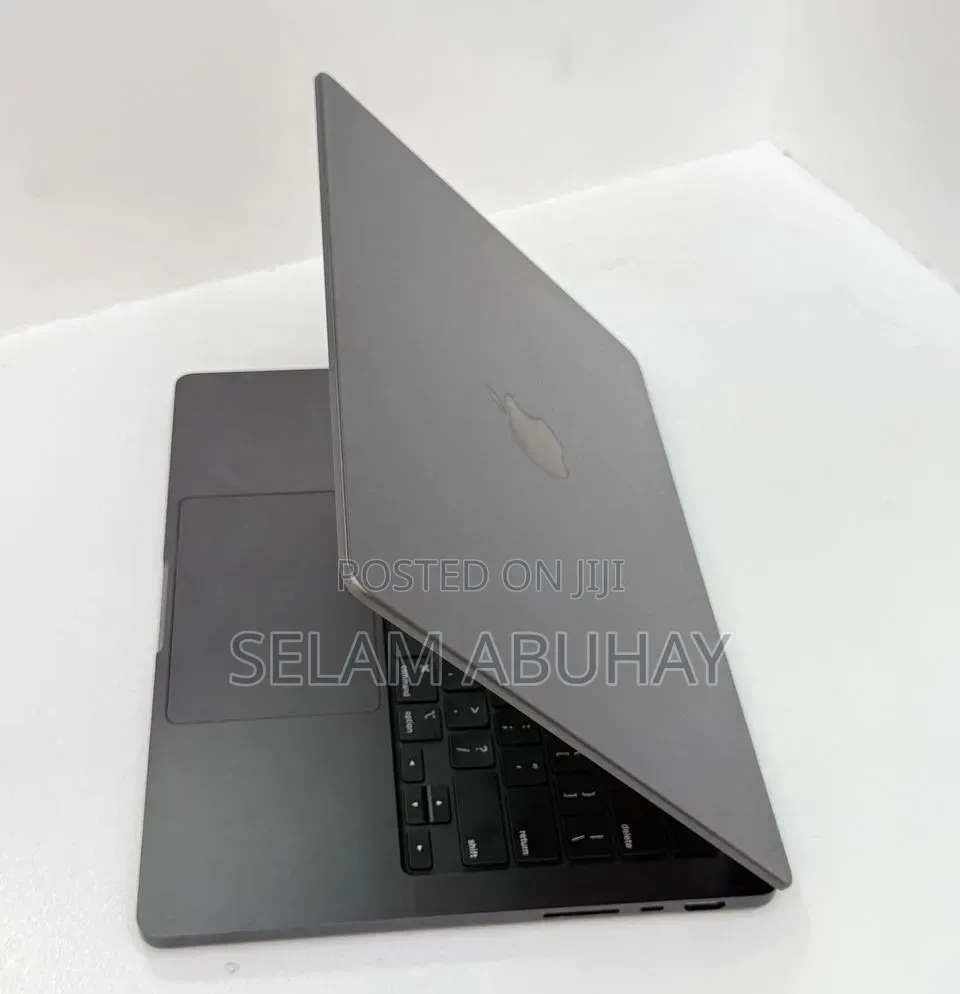 New Laptop Apple MacBook Air 2024 M3 18GB Apple M3 SSD 1T