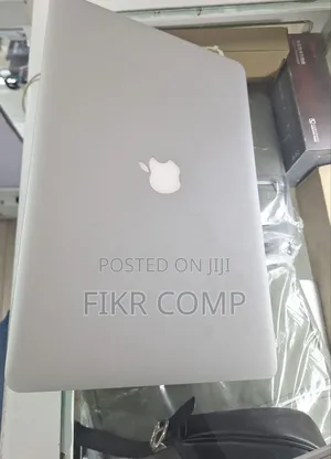 New Laptop Apple MacBook Pro 2015 16GB Intel Core i7 SSD 256GB