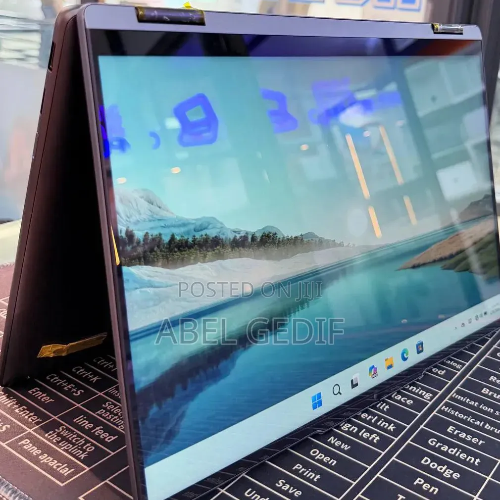 New Laptop Lenovo Yoga 7i 16GB Intel Core Ultra 7 SSD 512GB