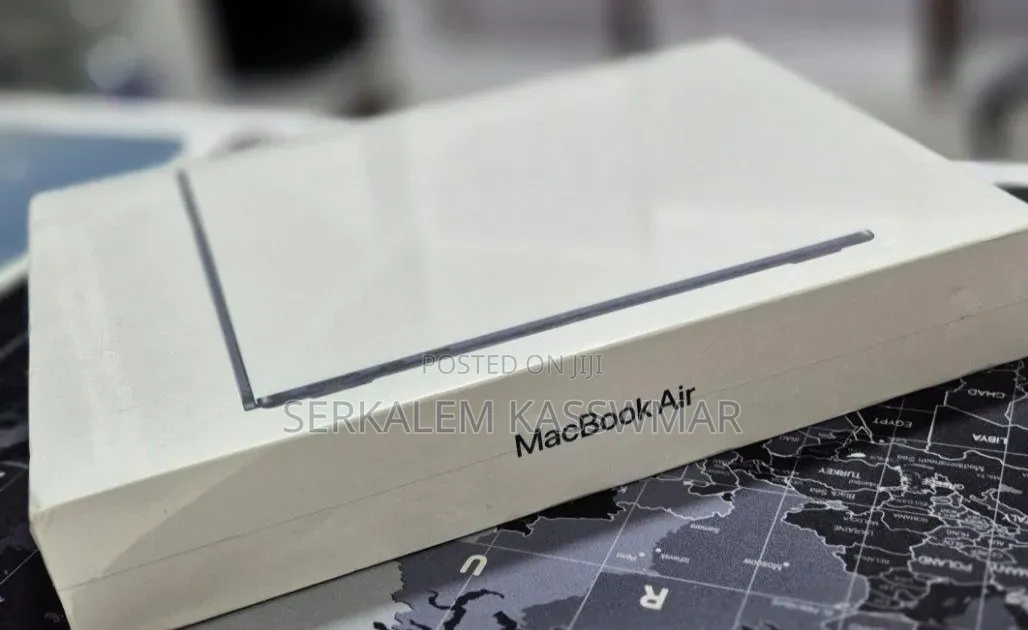 New Laptop Apple MacBook Air 2022 M2 8GB Apple M2 SSD 256GB