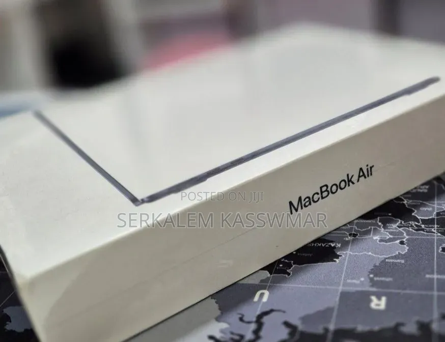 New Laptop Apple MacBook Air 2022 M2 8GB Apple M2 SSD 256GB